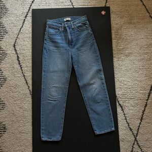 Madewell Classic Straight Jean. Medium light wash. Very good condition.